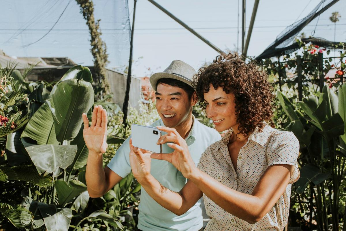 How to minimize your carbon footprint when travelling
